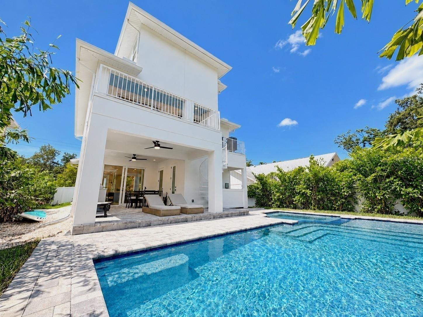 1647 SIESTA DR — photo 2