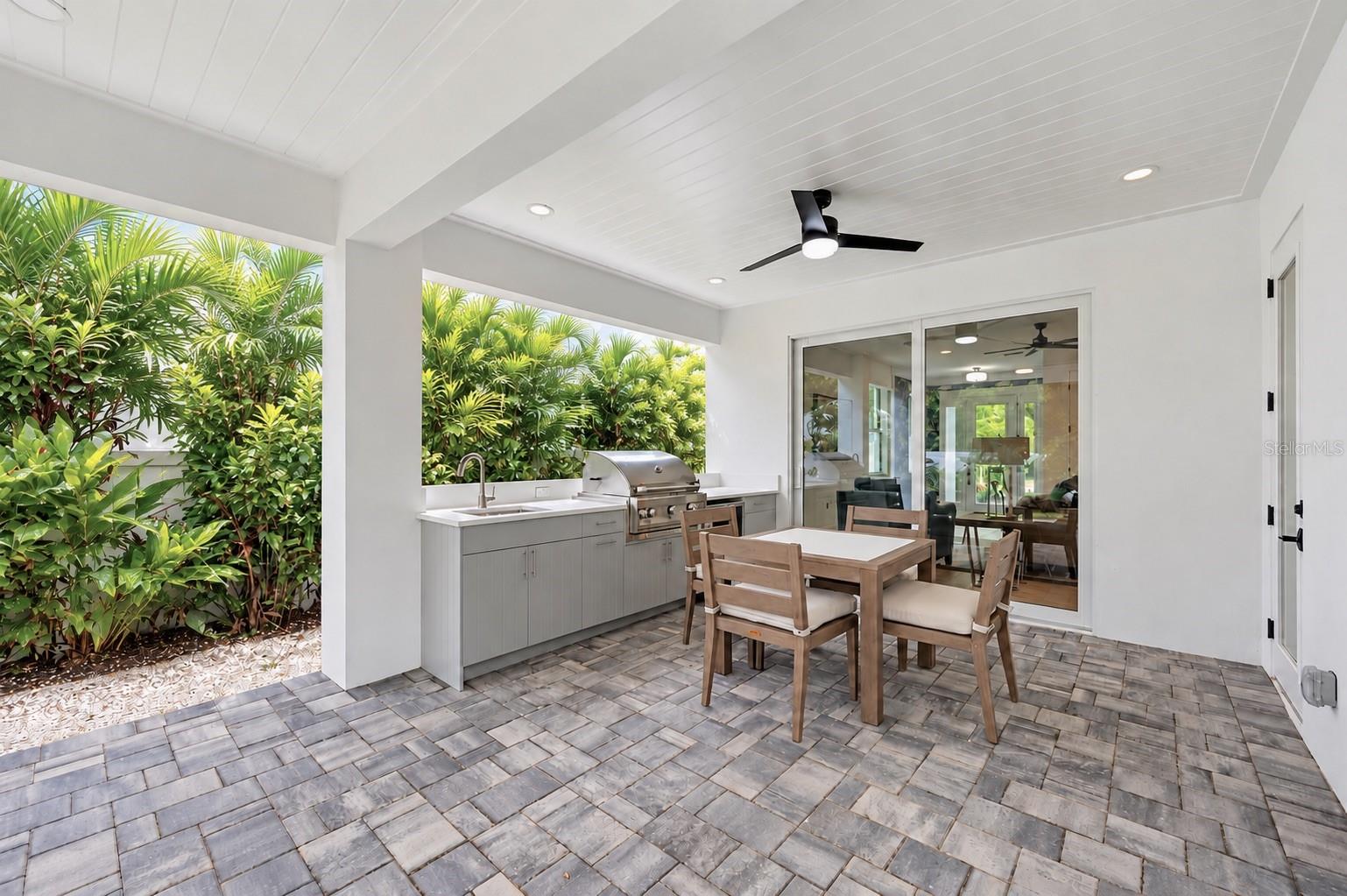 1647 SIESTA DR — photo 12
