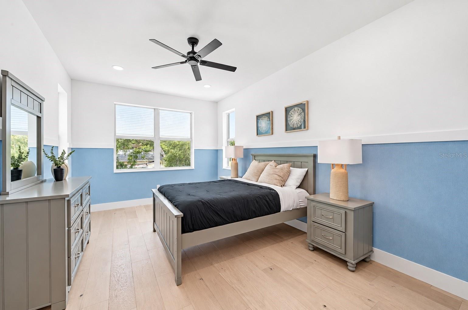 1647 SIESTA DR — photo 38