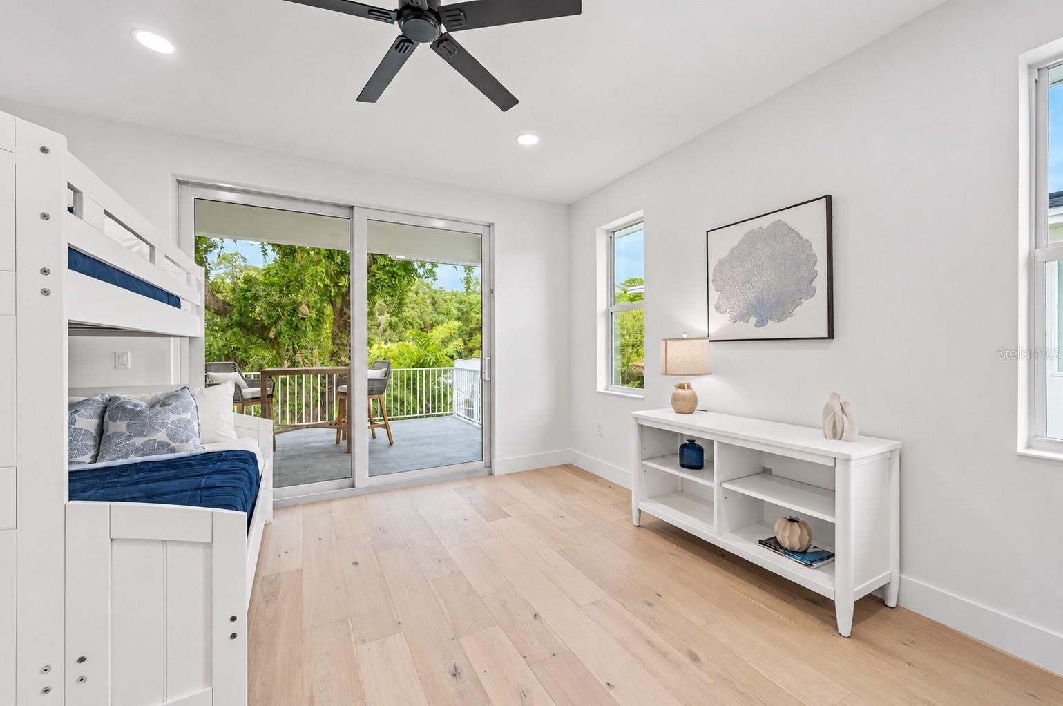 1647 SIESTA DR — photo 41