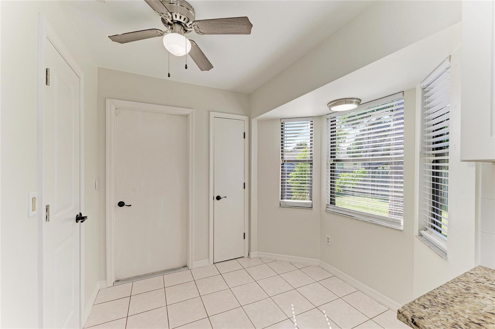 464 BEVERLY RD — photo 19