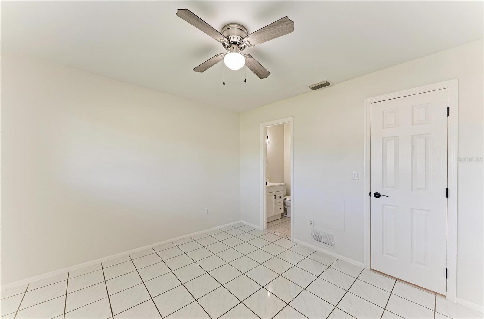 464 BEVERLY RD — photo 28