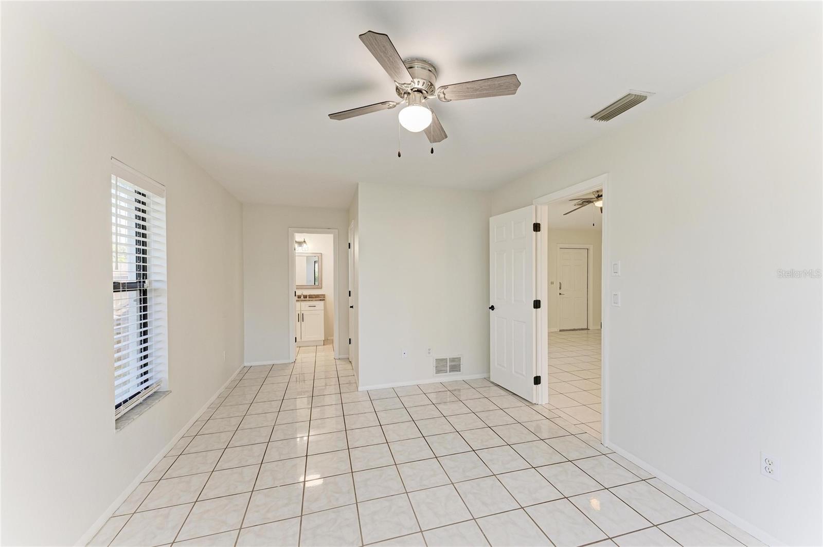464 BEVERLY RD — photo 22