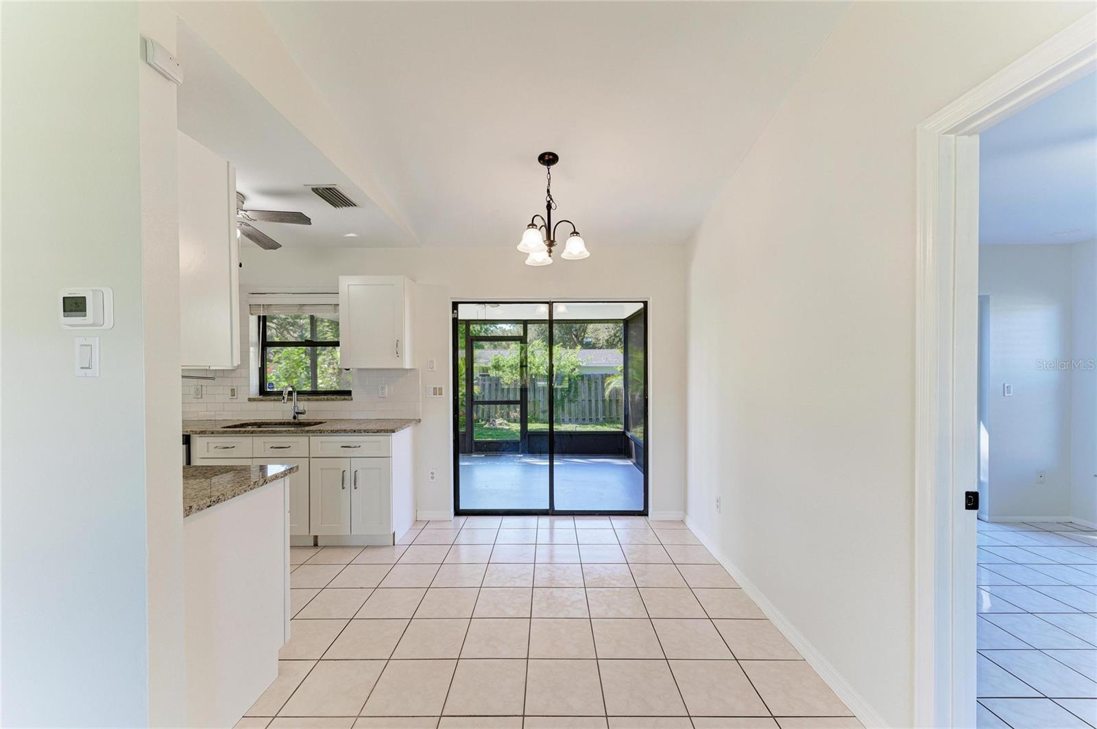 464 BEVERLY RD — photo 11