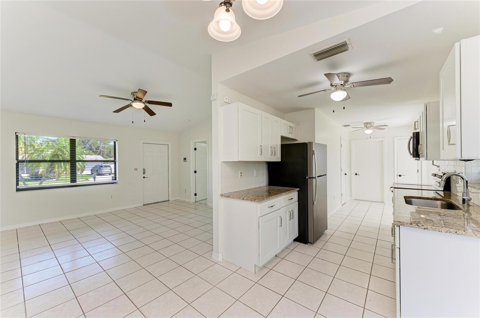 464 BEVERLY RD — photo 13
