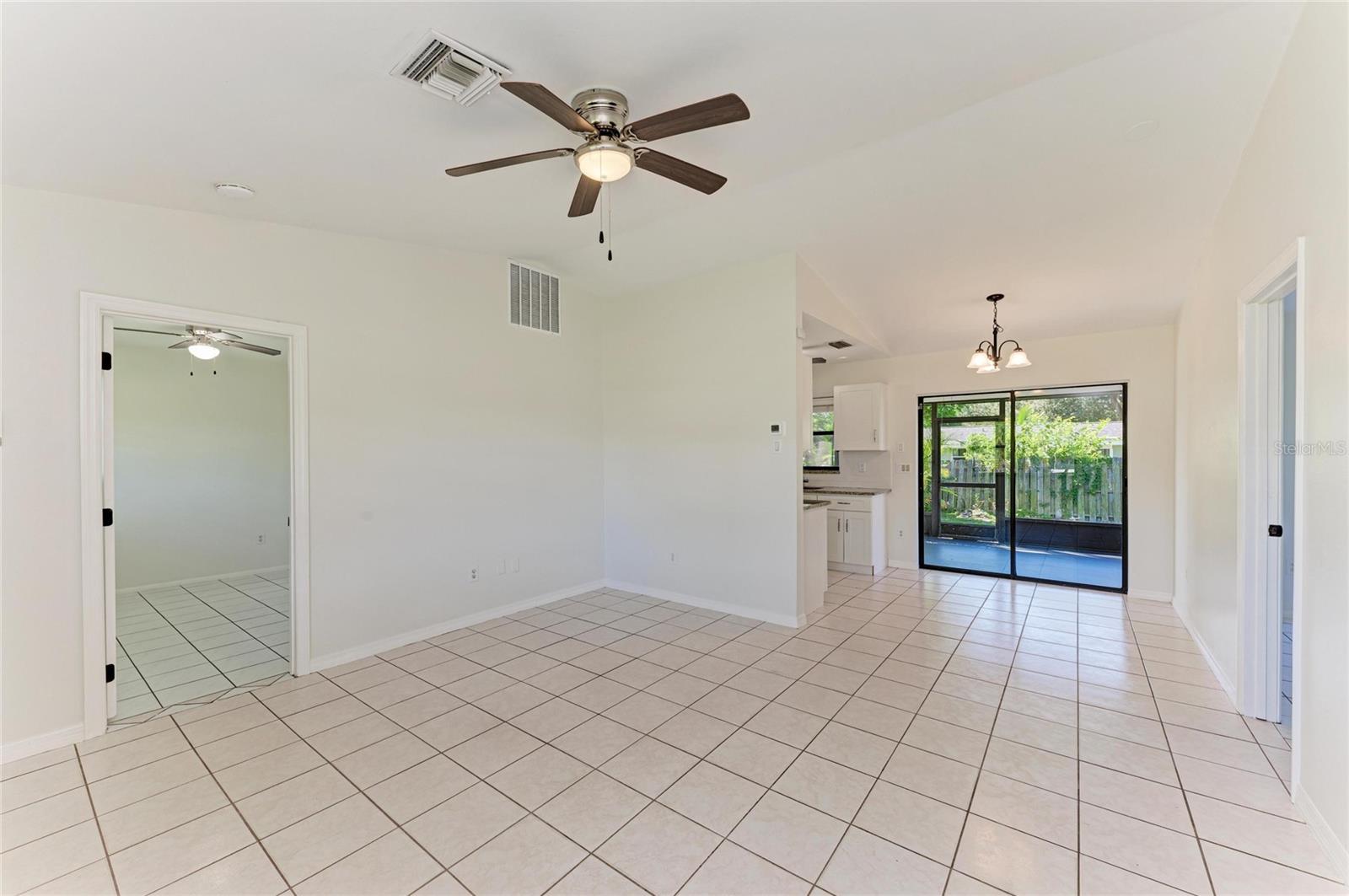 464 BEVERLY RD — photo 10