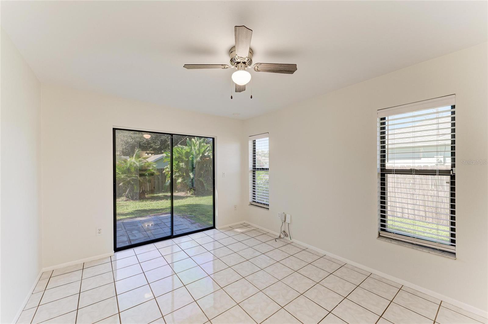 464 BEVERLY RD — photo 20