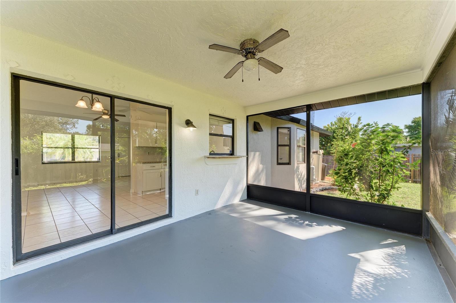464 BEVERLY RD — photo 37