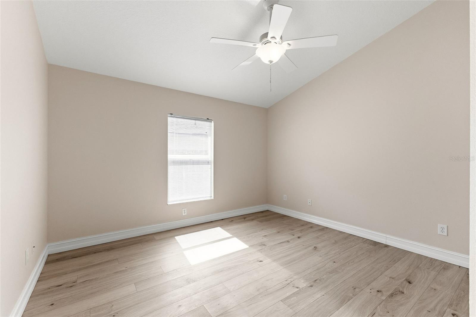 19221 ROBIN PERCH LN — photo 39
