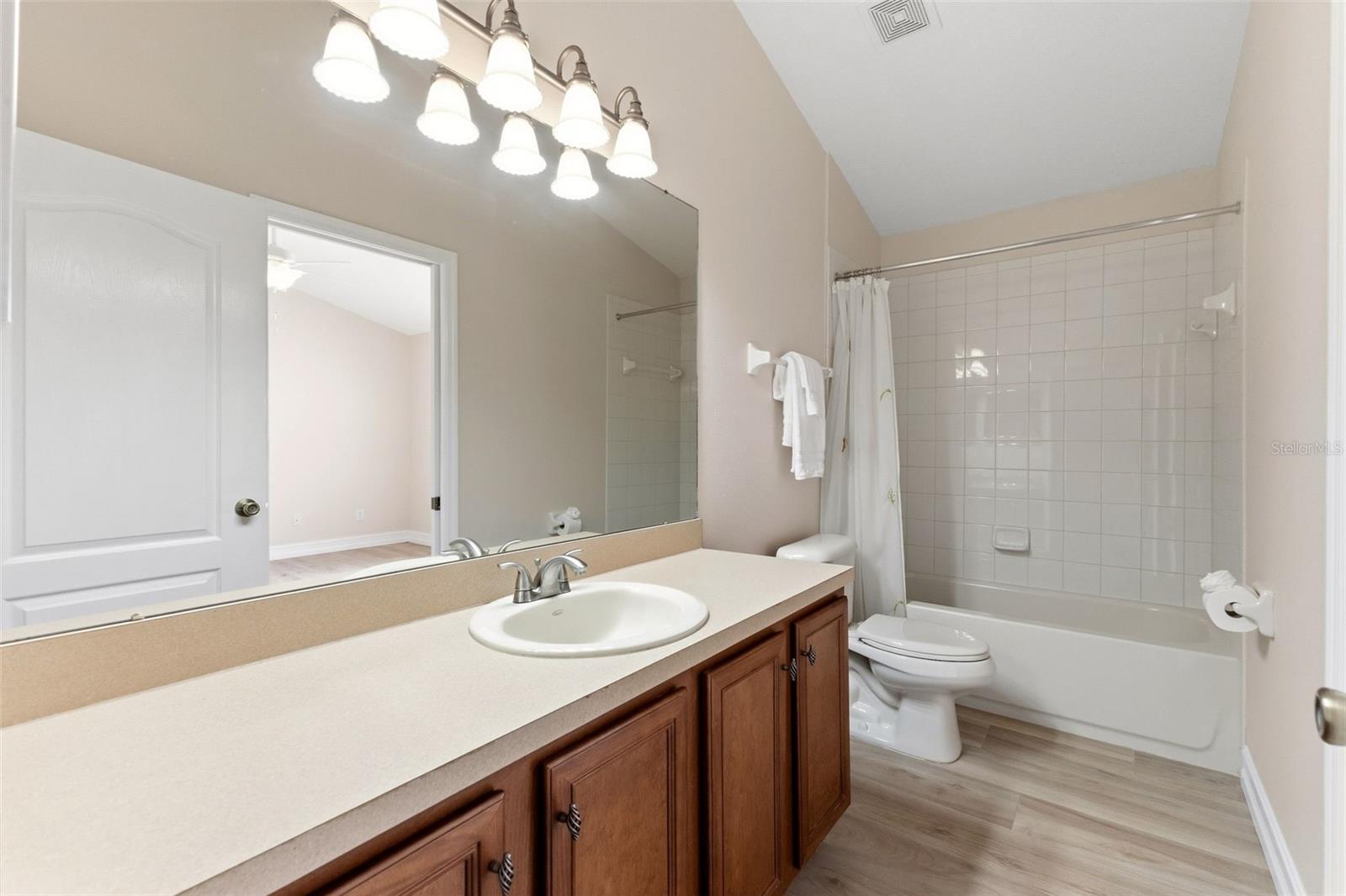 19221 ROBIN PERCH LN — photo 37