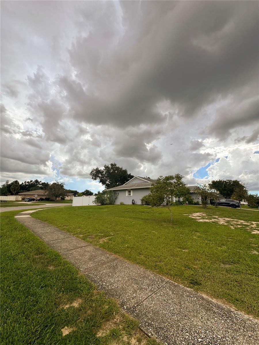 1818 ORANGE HILL DR — photo 3
