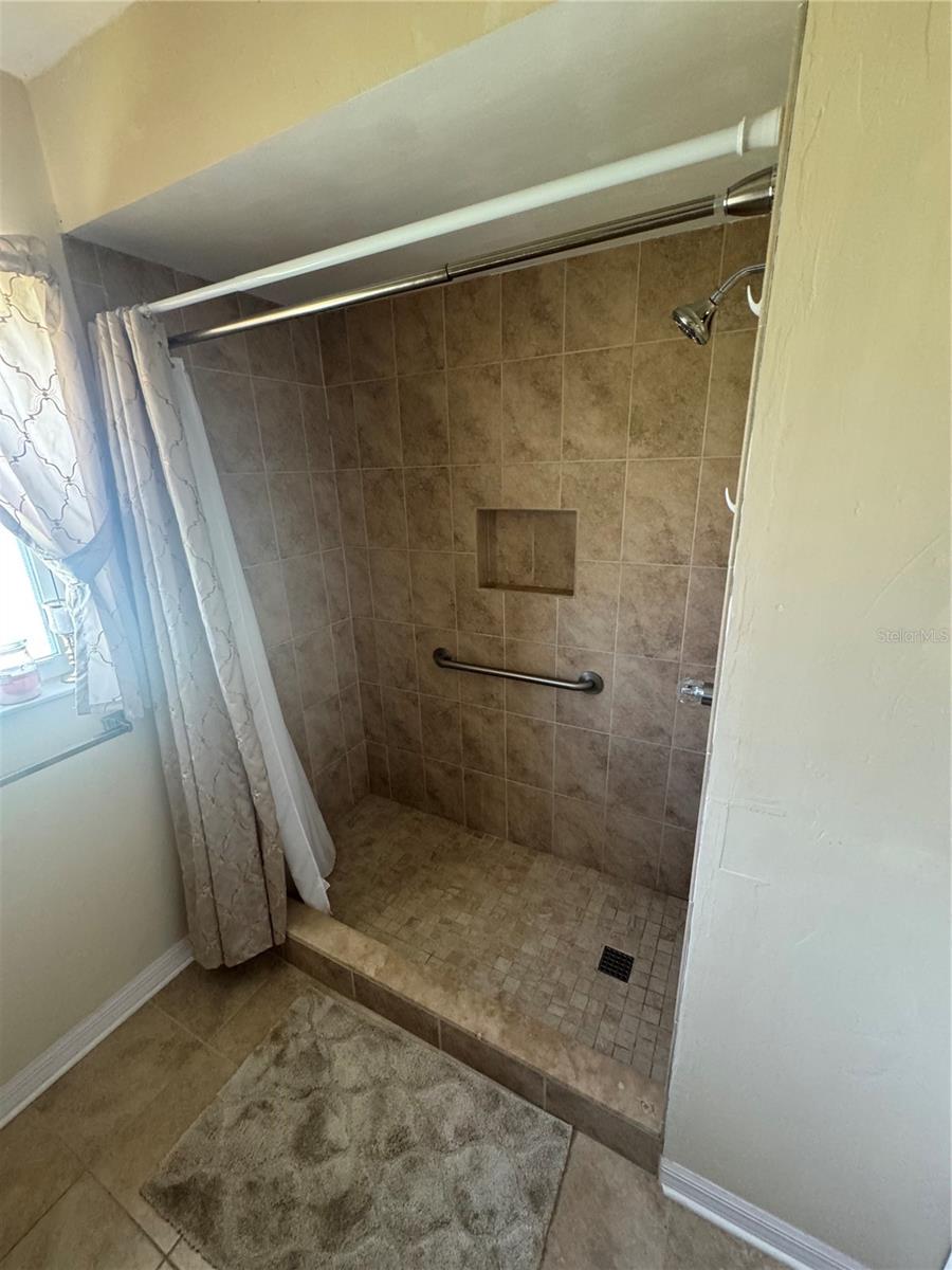 1818 ORANGE HILL DR — photo 16