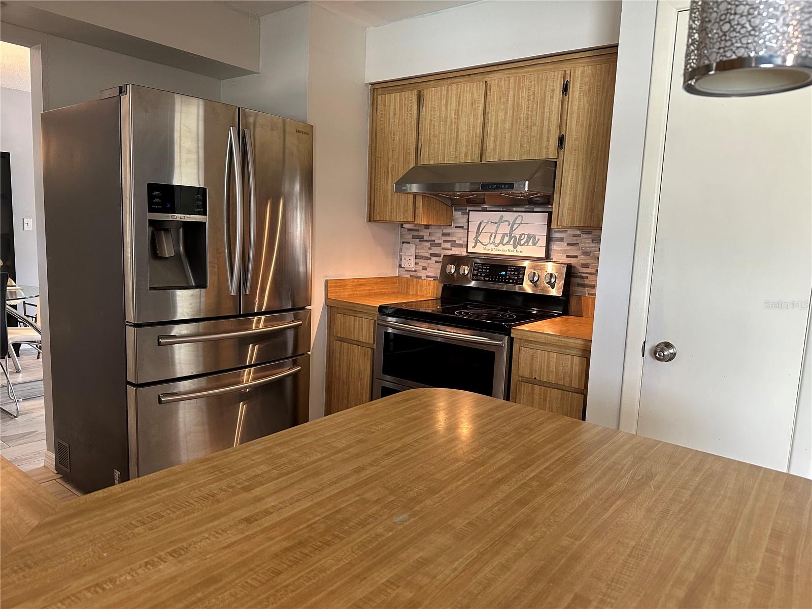1818 ORANGE HILL DR — photo 9