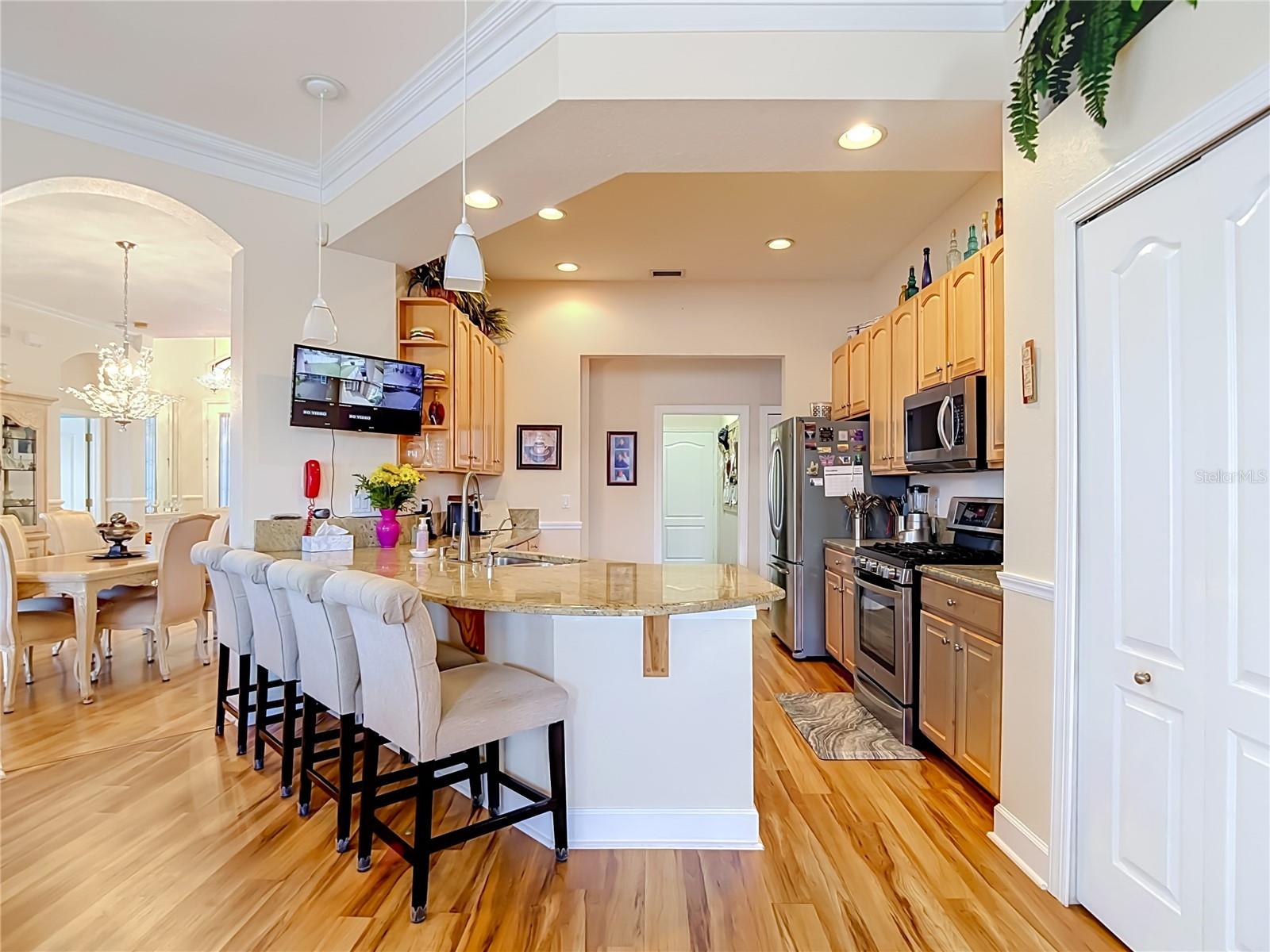 3350 PENDLETON WAY — photo 40