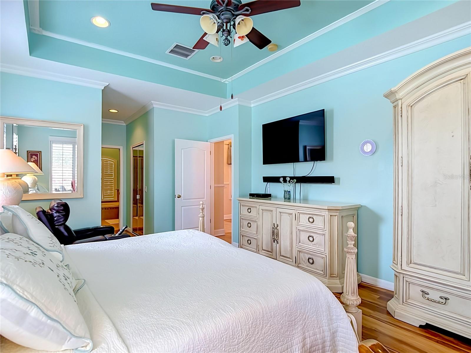 3350 PENDLETON WAY — photo 57