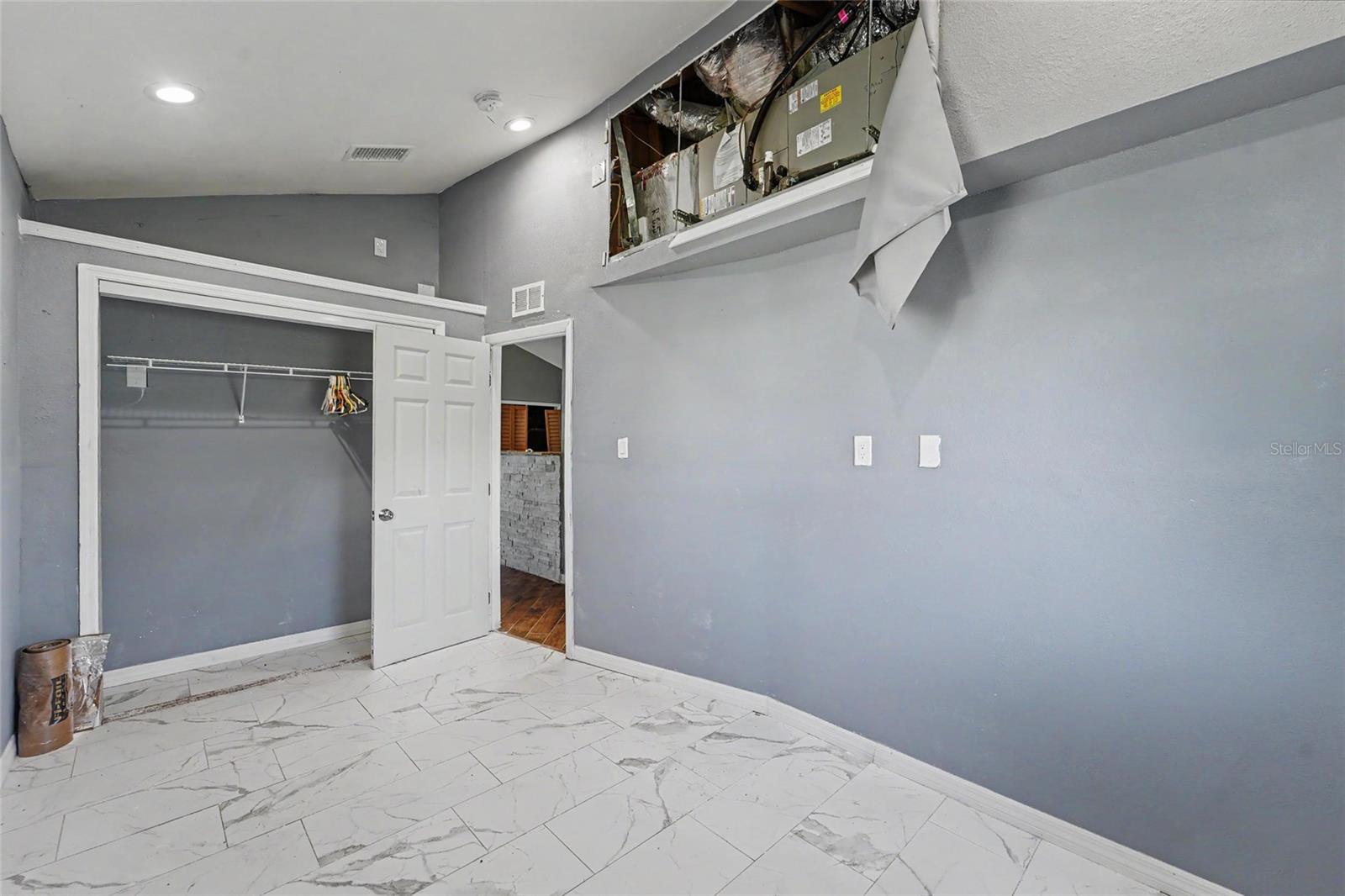 6706 SANDRA DR — photo 12