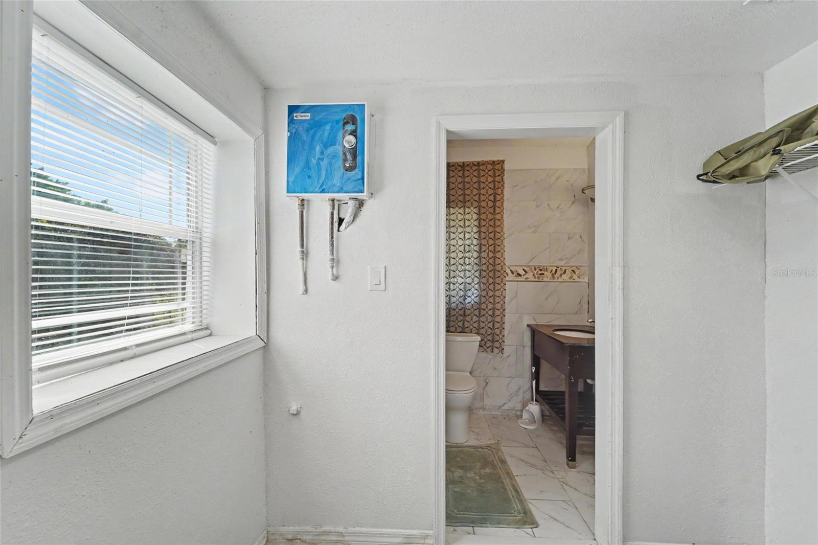 6706 SANDRA DR — photo 20