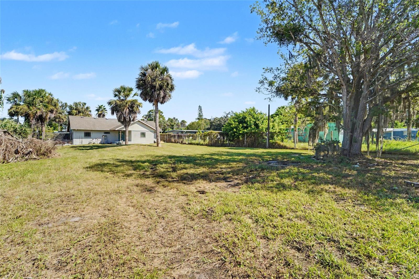 6706 SANDRA DR — photo 23