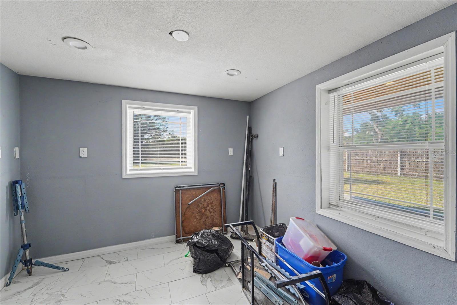 6706 SANDRA DR — photo 16