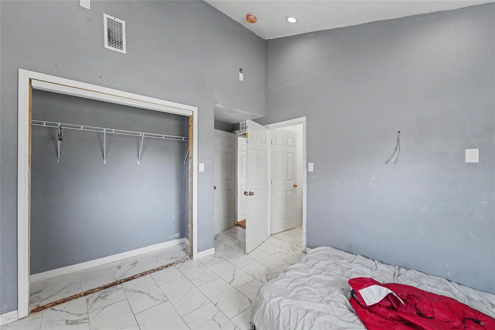 6706 SANDRA DR — photo 9