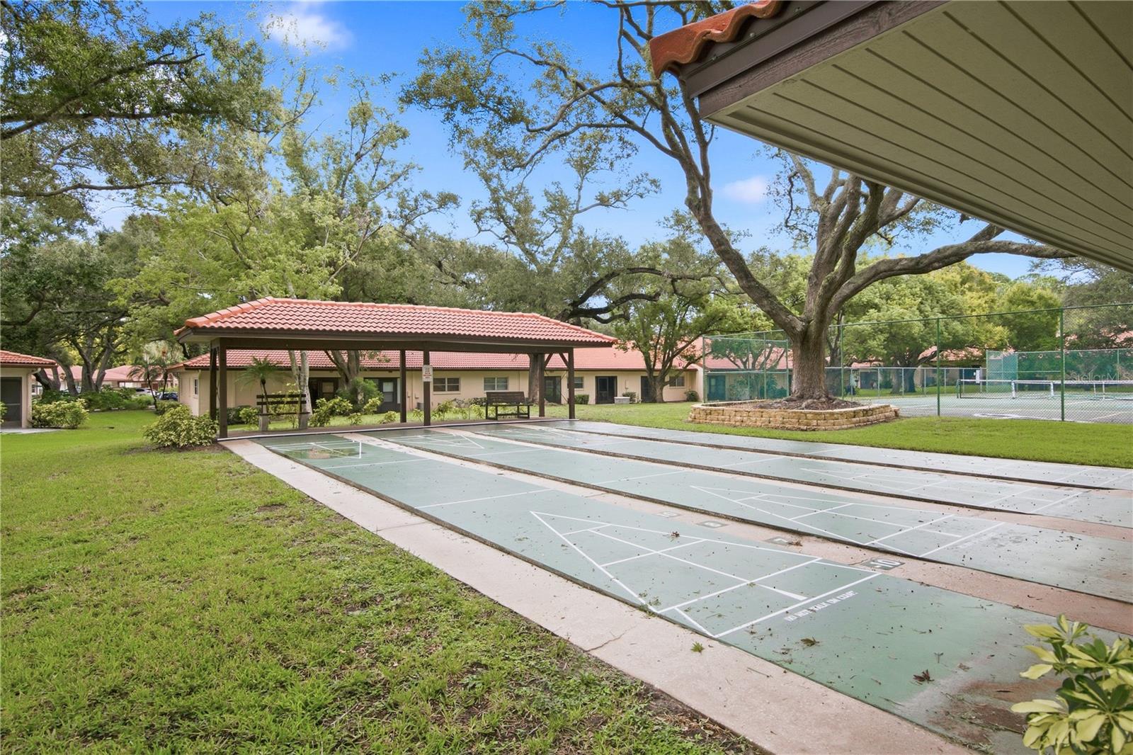 1104 TARRIDON CT — photo 33