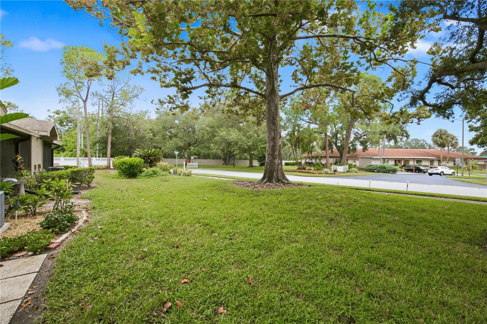 1104 TARRIDON CT — photo 29