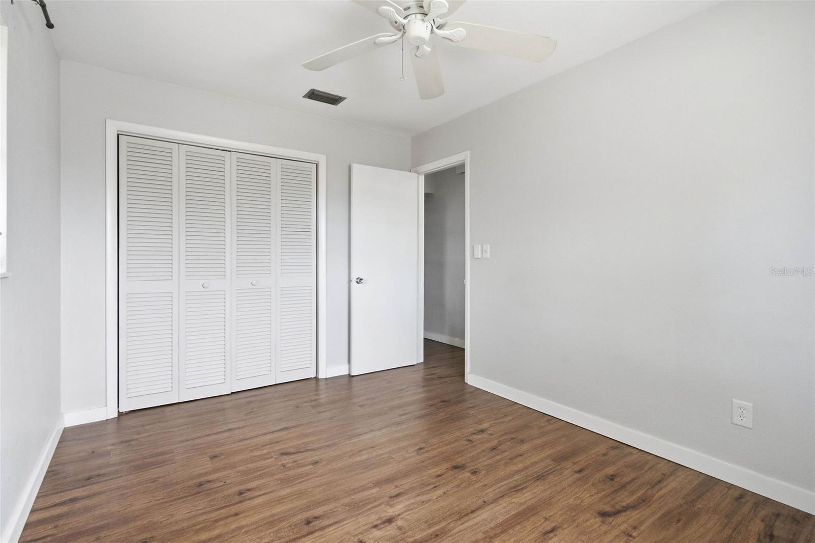 254 PLUMOSA DR — photo 8