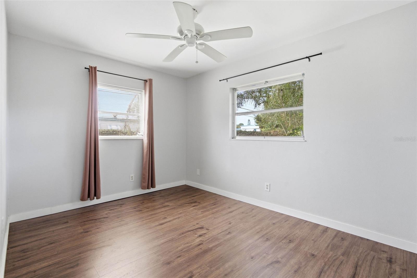254 PLUMOSA DR — photo 7