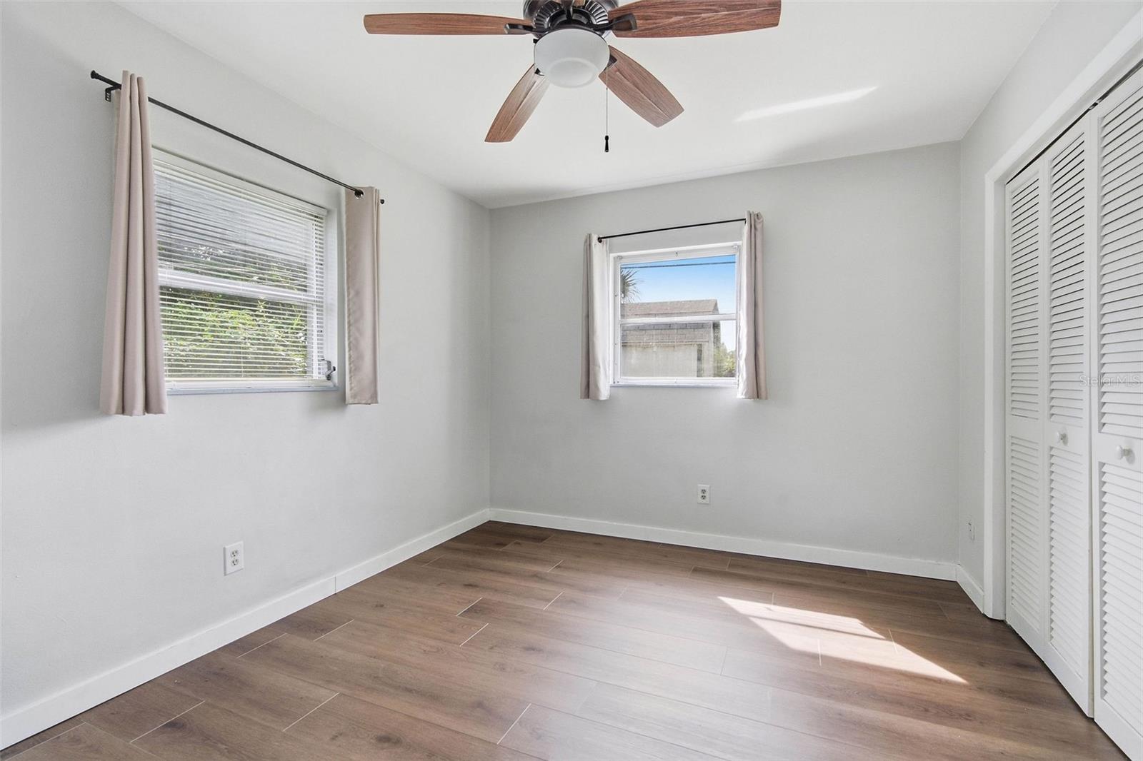 254 PLUMOSA DR — photo 9