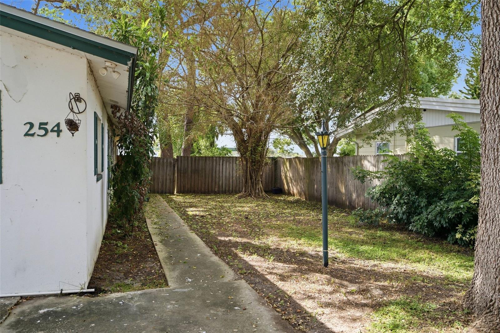 254 PLUMOSA DR — photo 16
