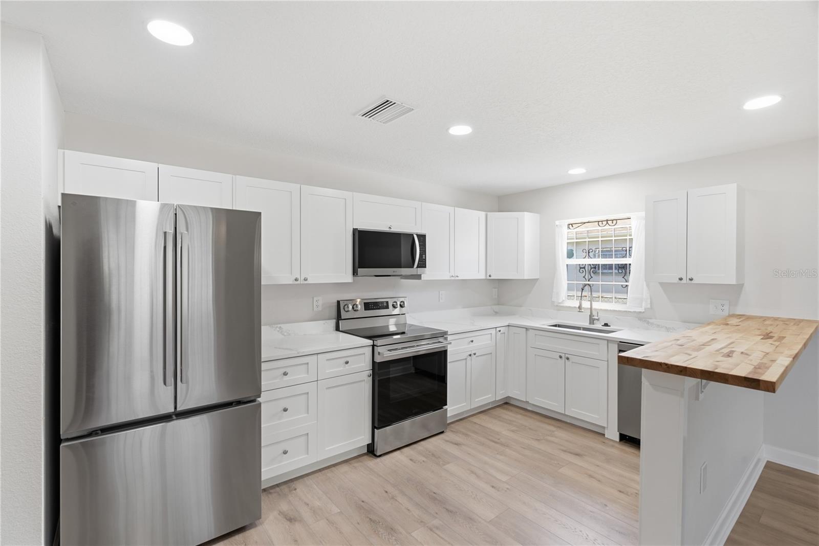 3721 E NORTH BAY ST — photo 10