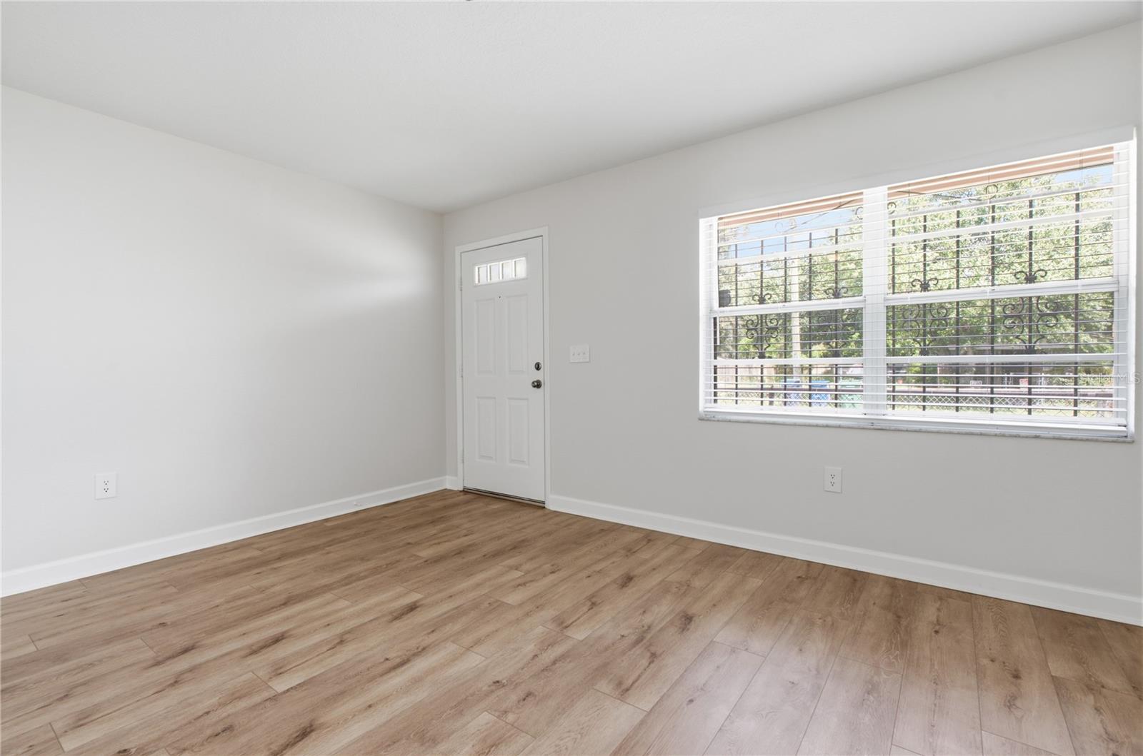 3721 E NORTH BAY ST — photo 6