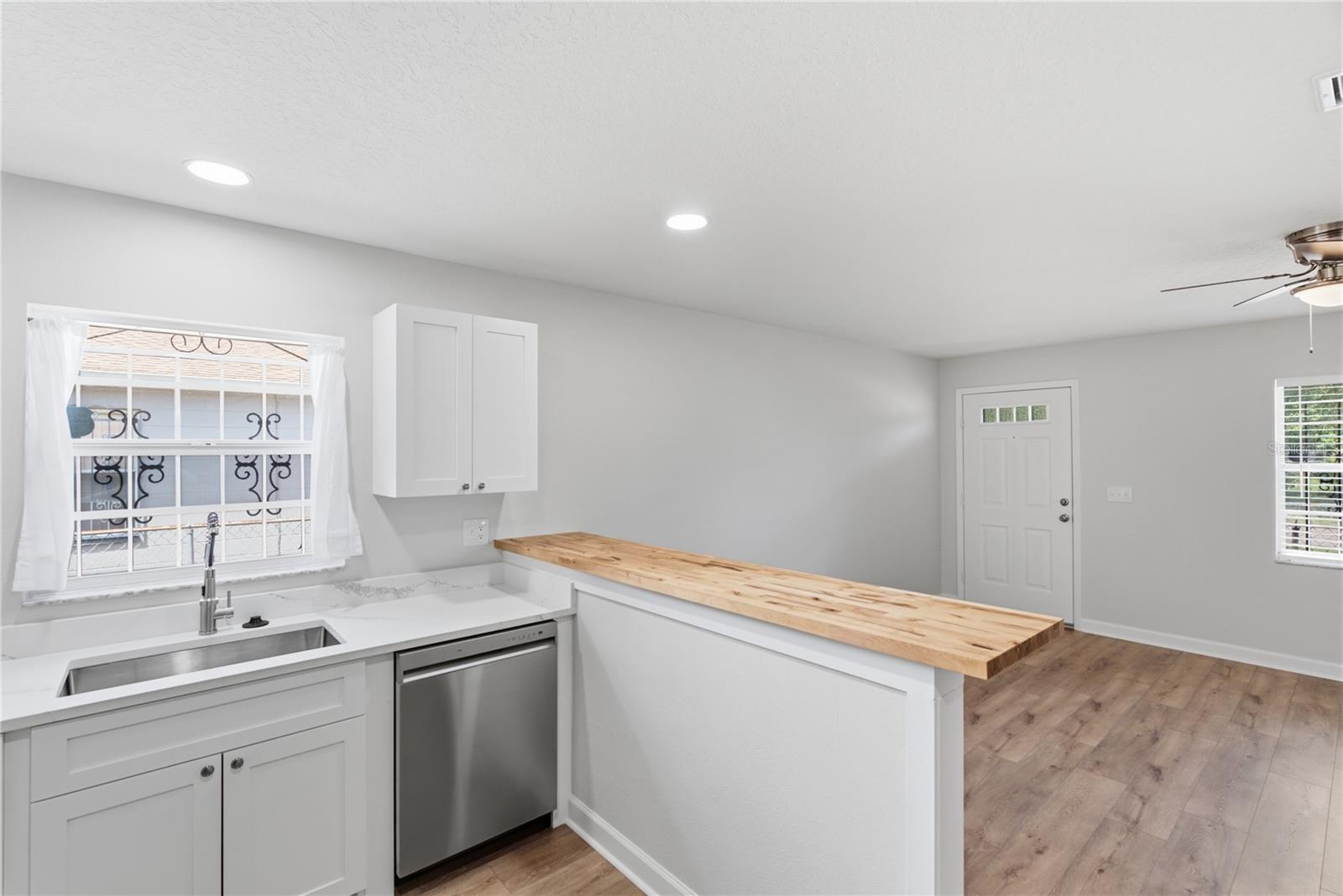 3721 E NORTH BAY ST — photo 15