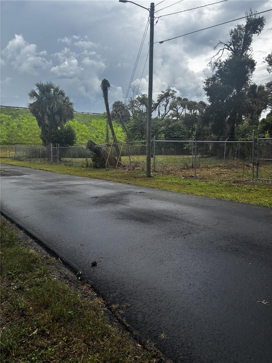 704 E OKALOOSA AVE — photo 3
