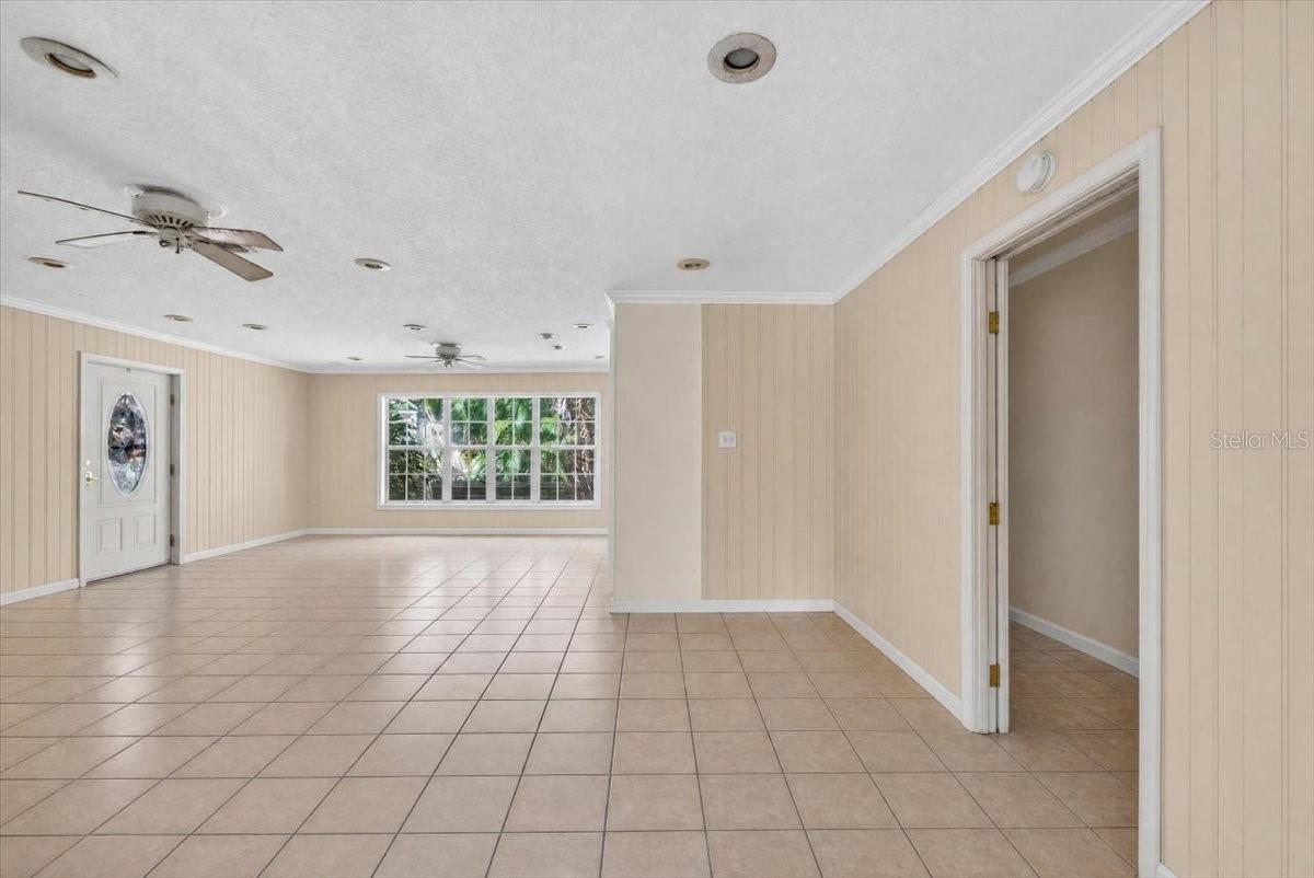 114 W DAVIS BLVD — photo 8