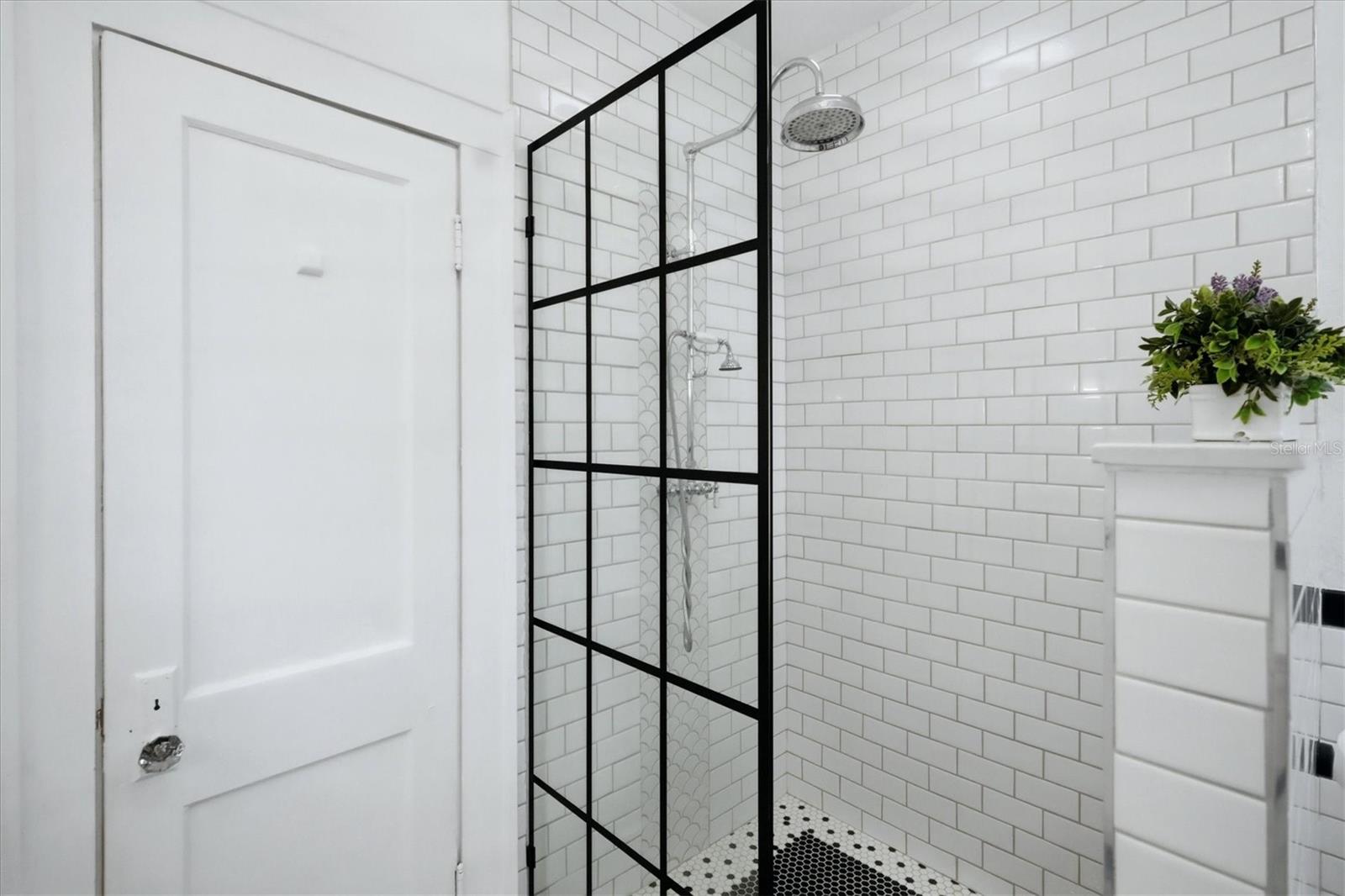 4116 SWIFT RD — photo 25