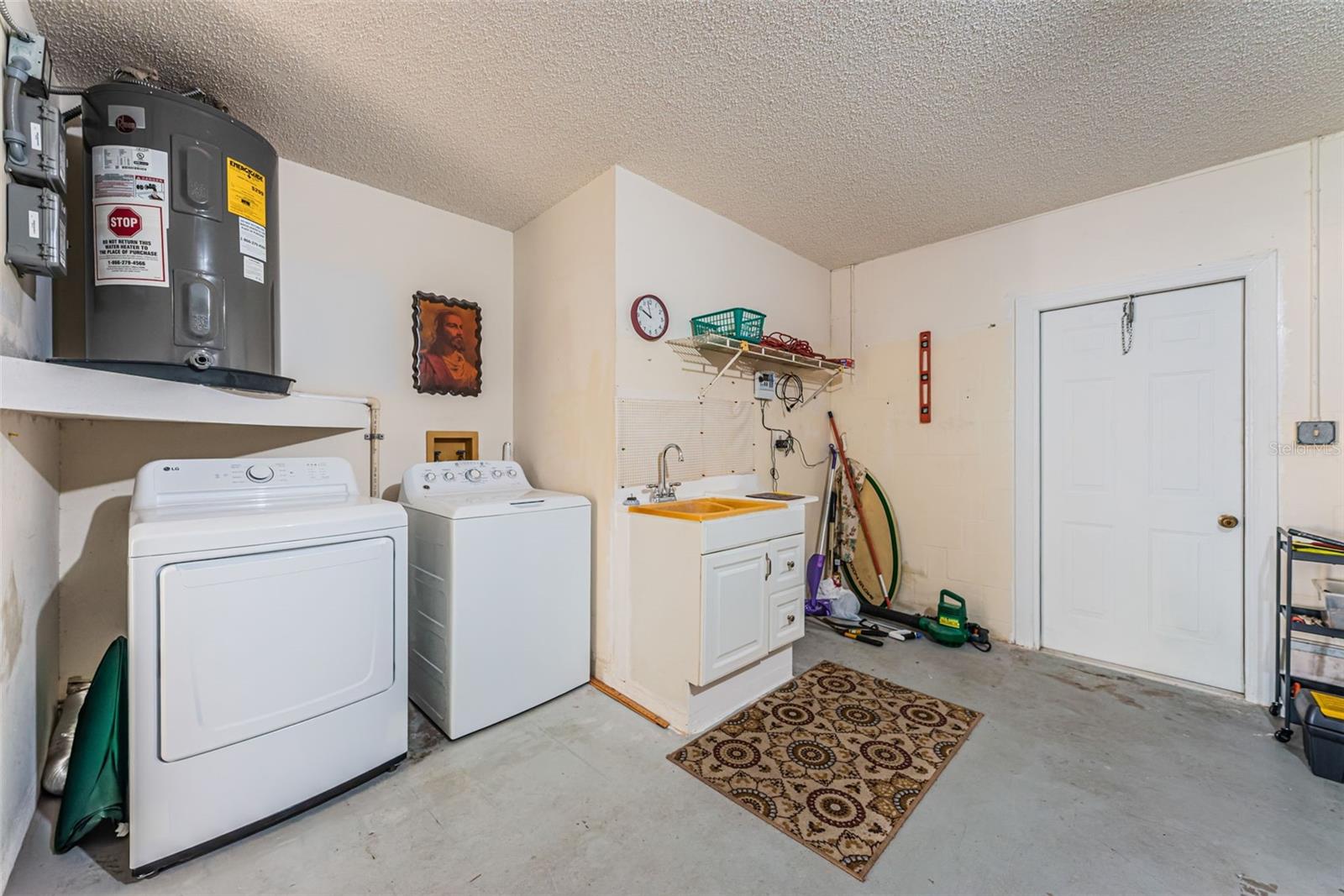 812 HIGH POINT CT — photo 33