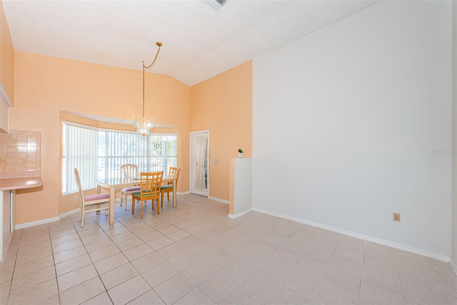 812 HIGH POINT CT — photo 10