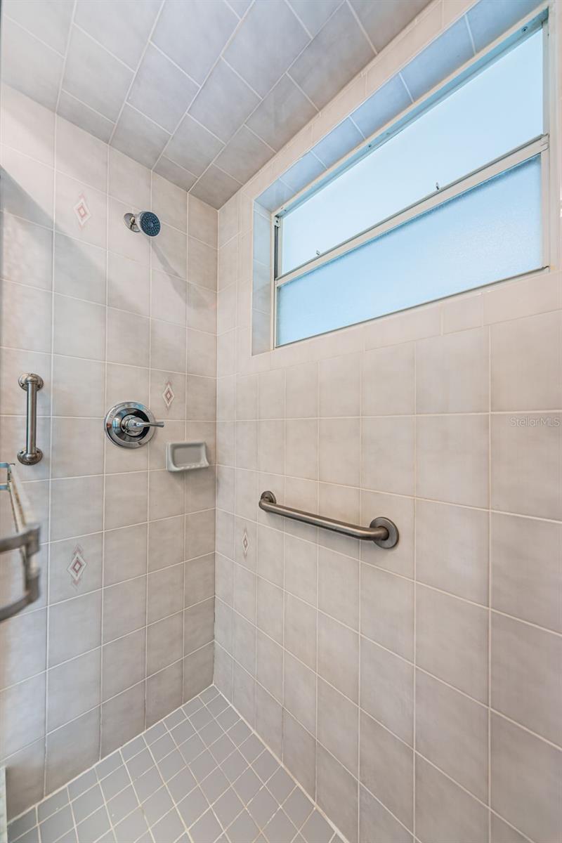 812 HIGH POINT CT — photo 25