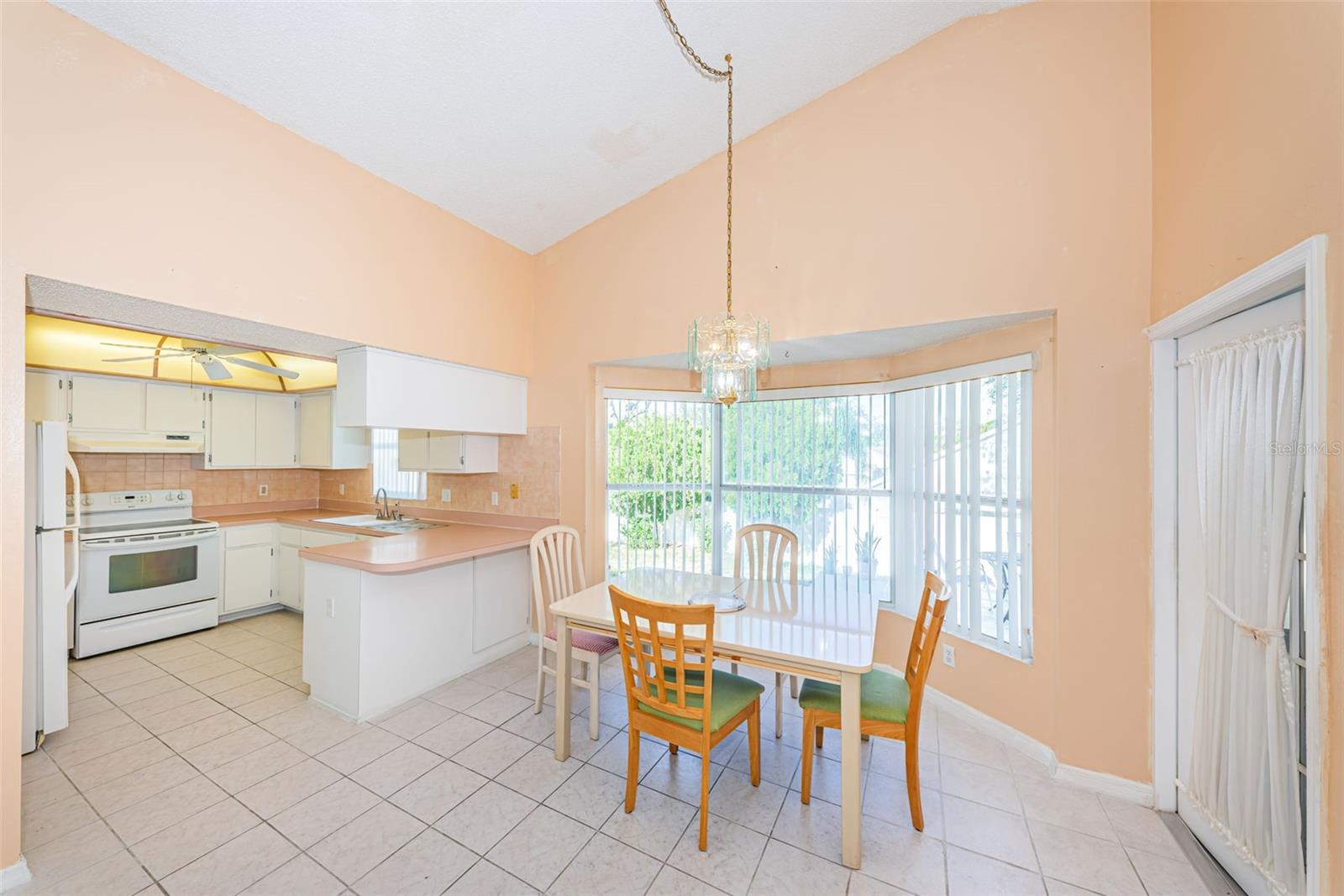 812 HIGH POINT CT — photo 12