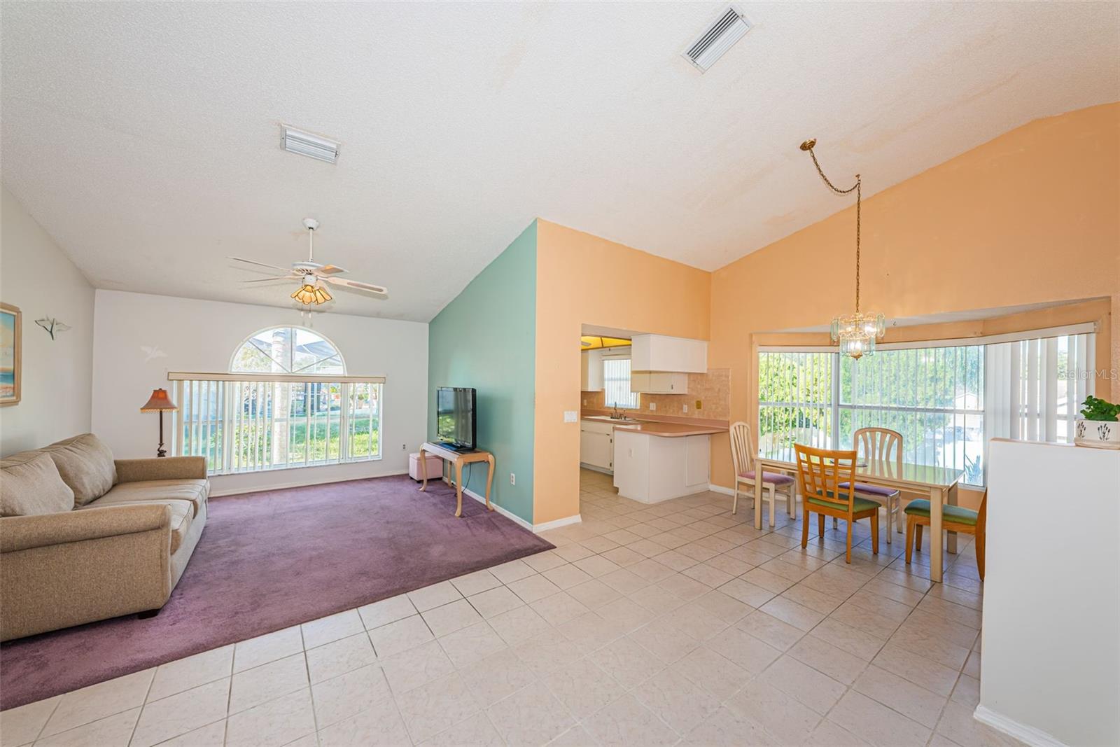 812 HIGH POINT CT — photo 9