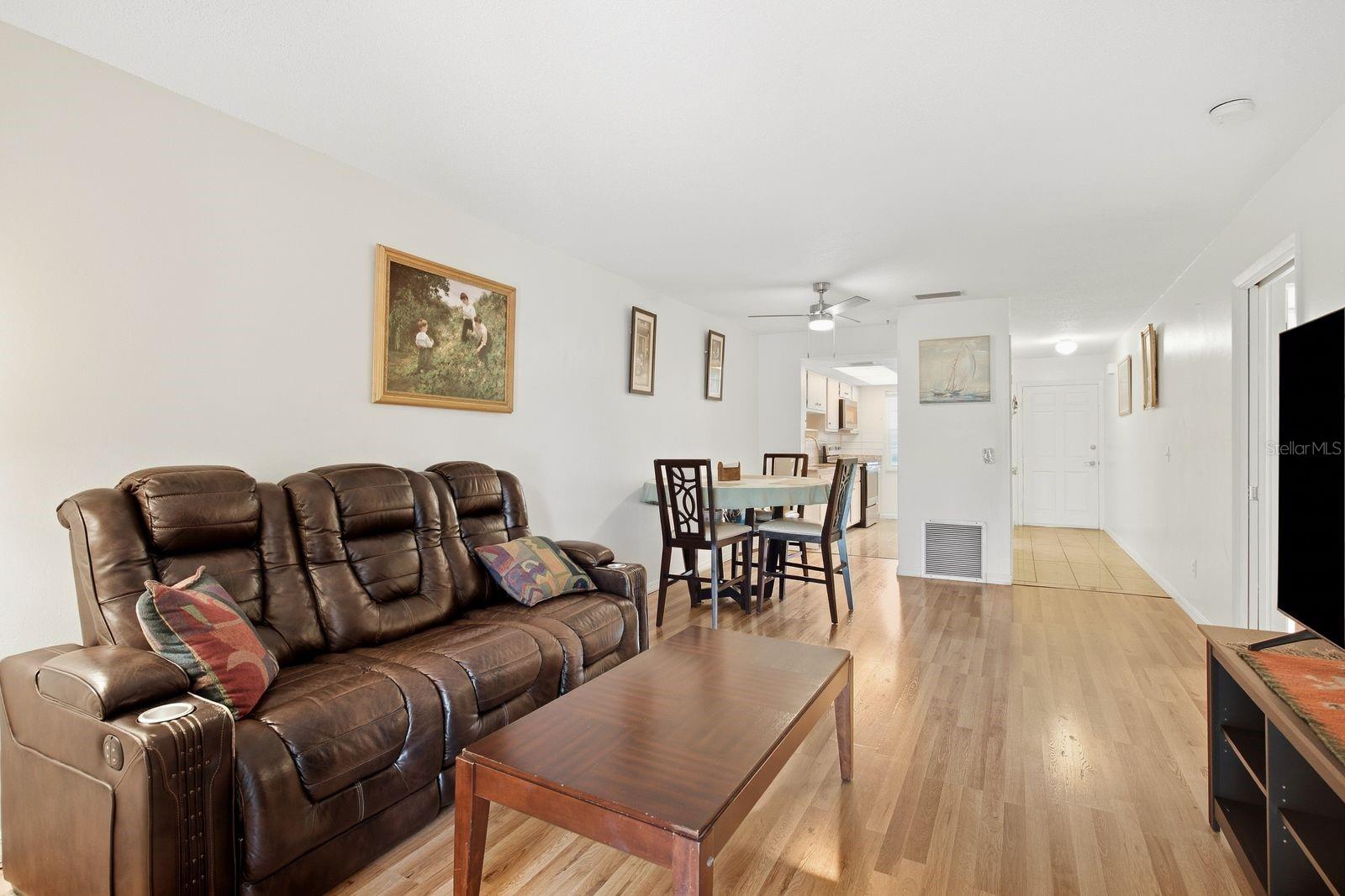 300 CLYDE LN #209 — photo 6