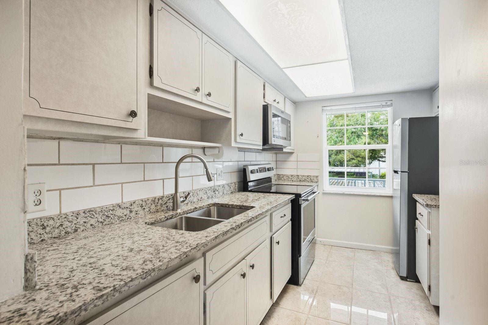 300 CLYDE LN #209 — photo 10