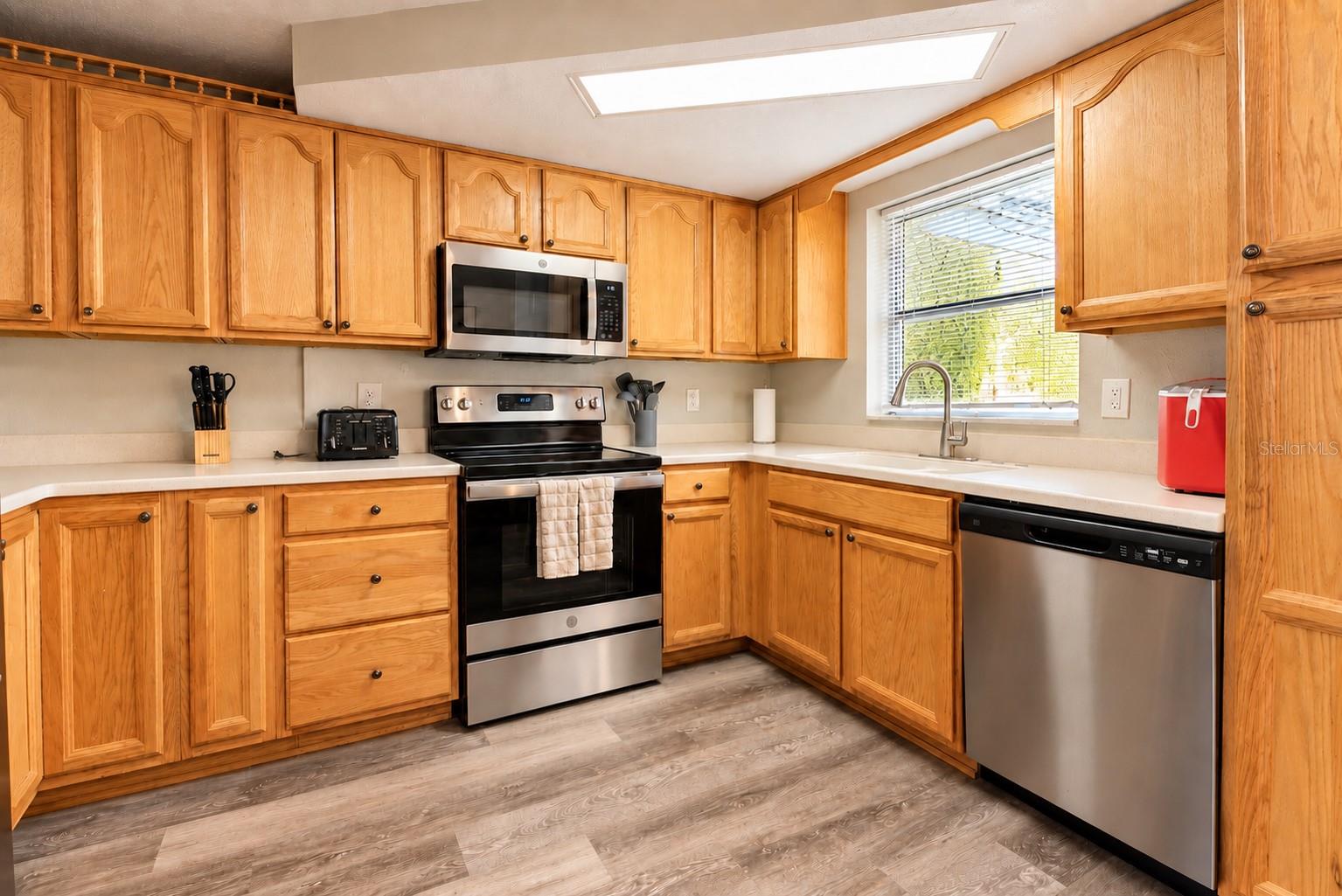 7310 IVANHOE DR — photo 8