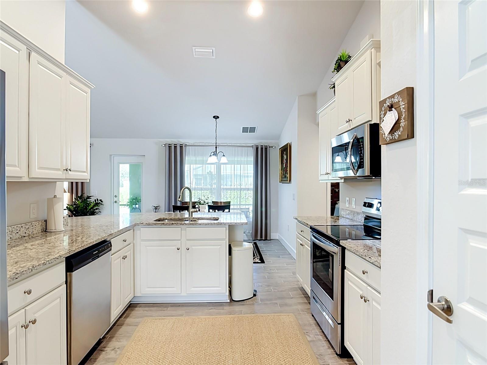 2461 S CRANBERRY BLVD — photo 12