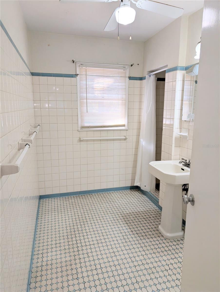 1010 INDIAN BEACH DR — photo 4
