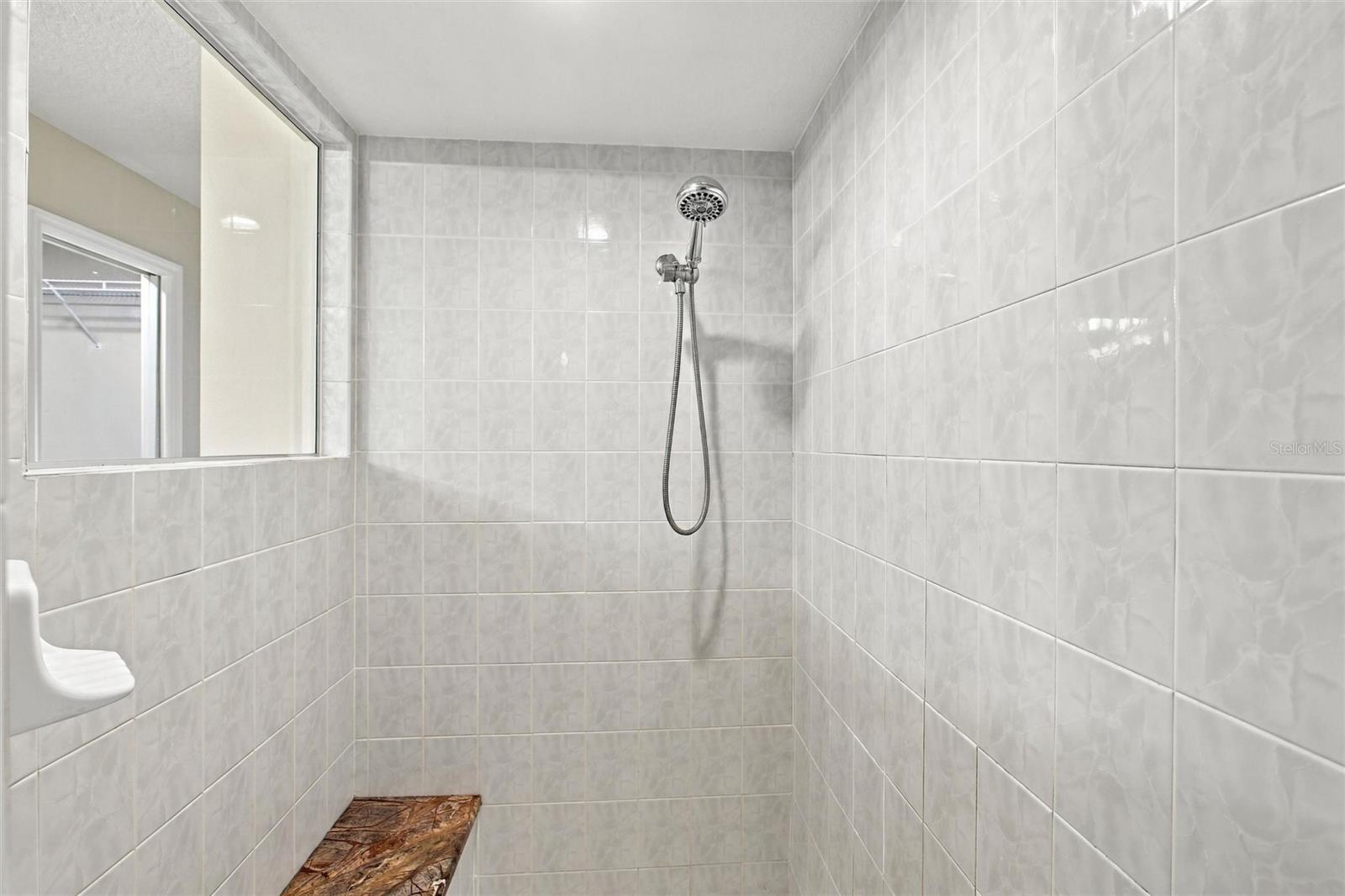 1225 OAK TREE LN — photo 12