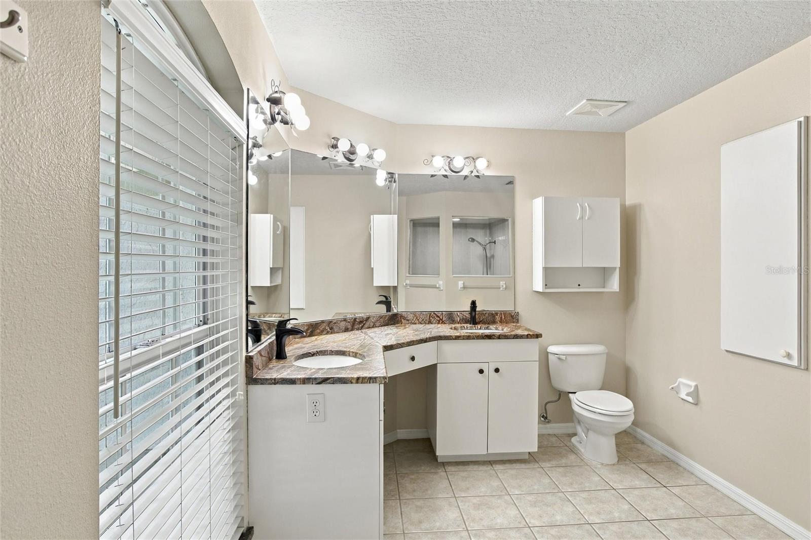 1225 OAK TREE LN — photo 13