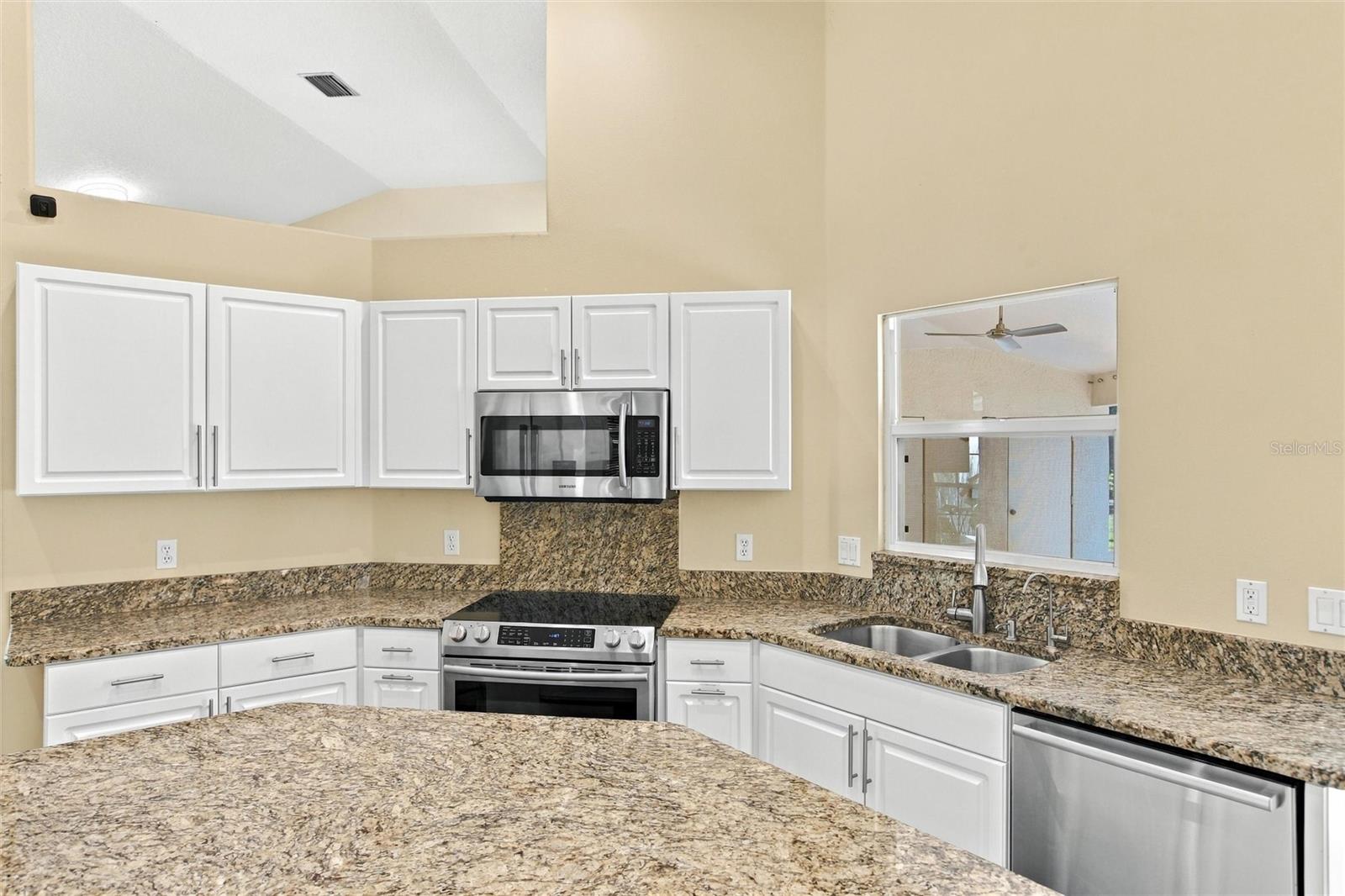 1225 OAK TREE LN — photo 7