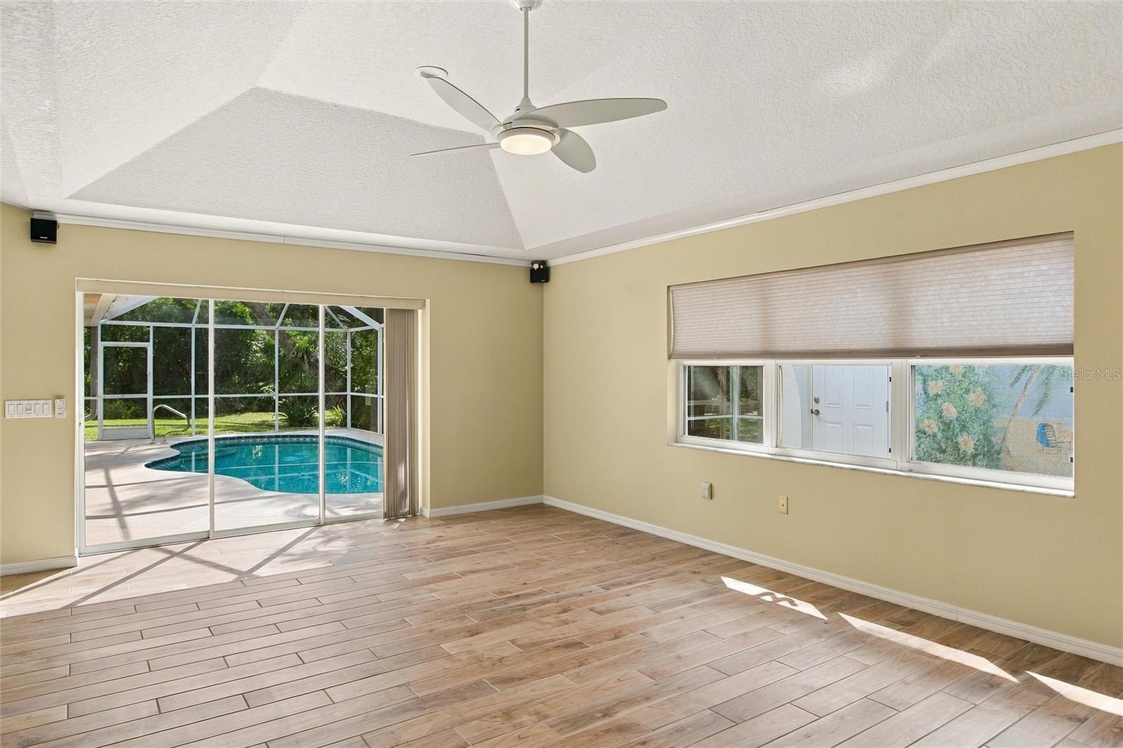 1225 OAK TREE LN — photo 16